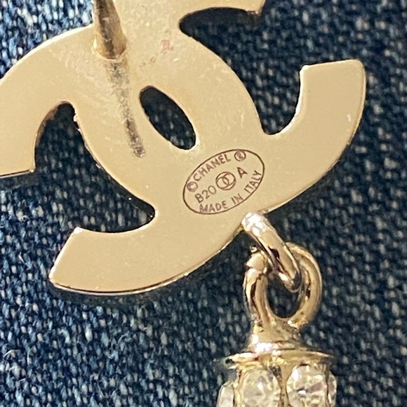 Chanel CC Pearls and Stones Earrings - Picture 5 of 8